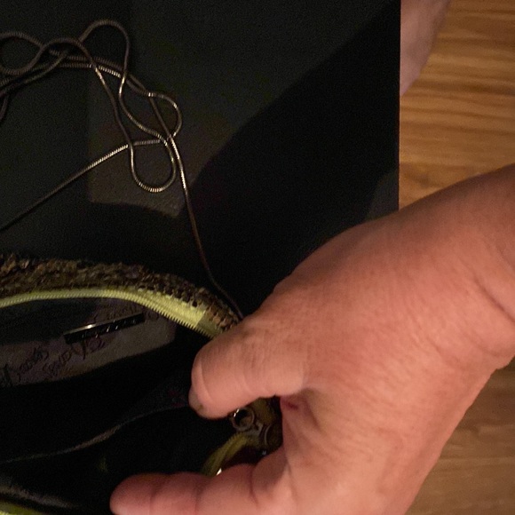 Beautiful bag sparkling green with black dots. - Picture 2 of 3